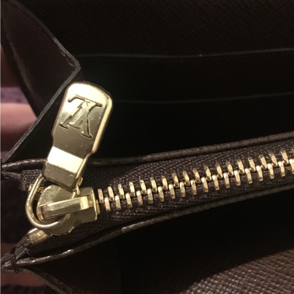 Authentic Louis Vuitton DAMIER large Wallet - Picture 16 of 16